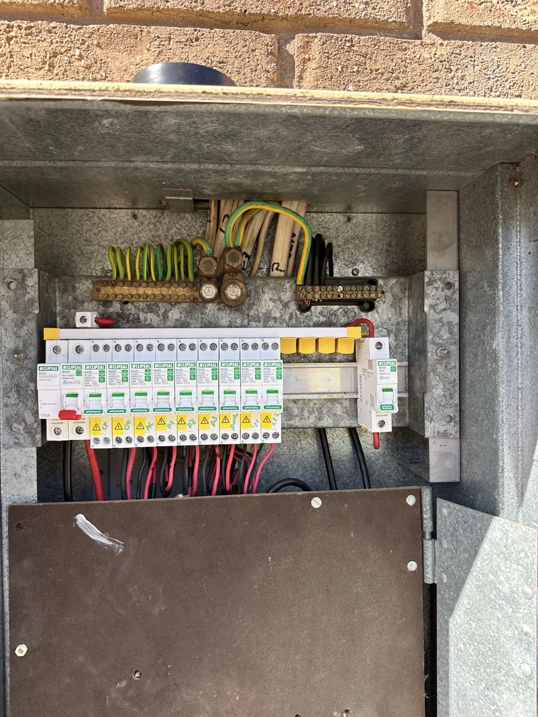 New Clipsal MAX9 switchboard with labelled safety switches